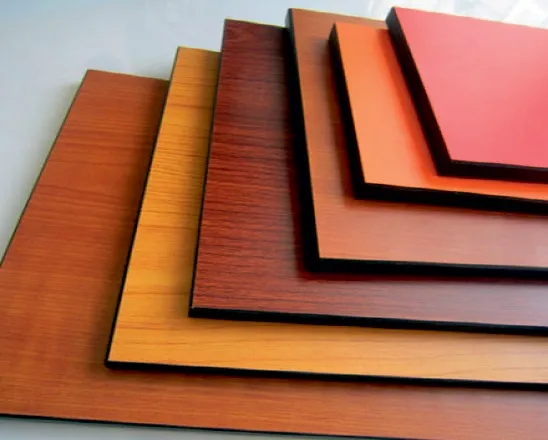 Cantos de varios tableros compactos de distintos colores
